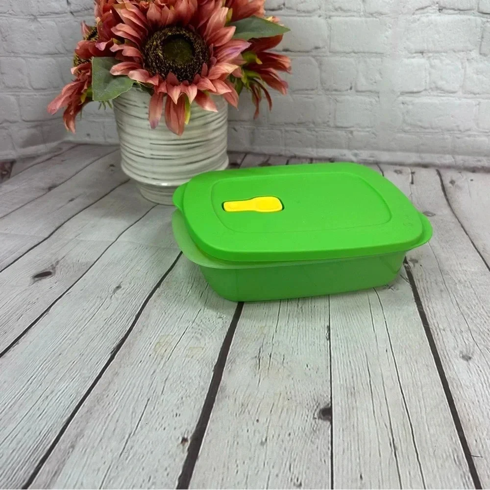 tupperware crystalwave 1L rectangle microwave bowl green